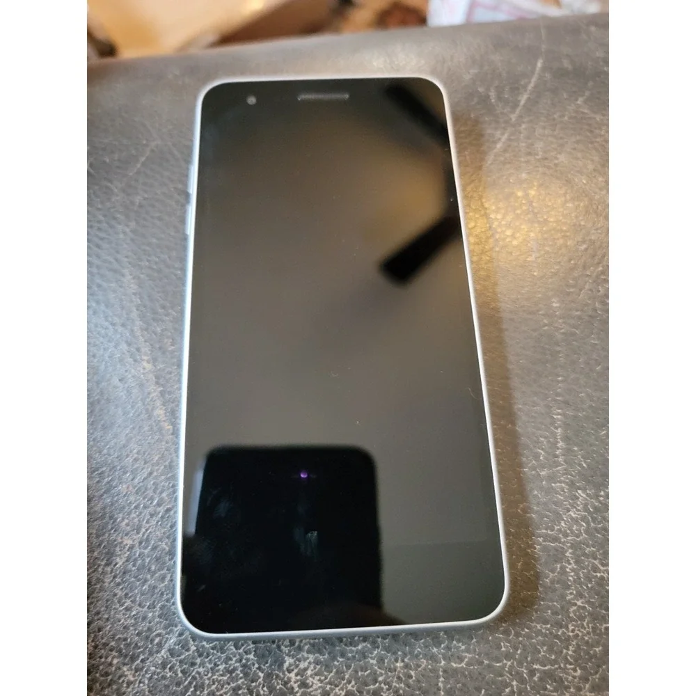 LG Tribute Empire White Cellphone 16GB 1.5 GHz Unused in Open Box